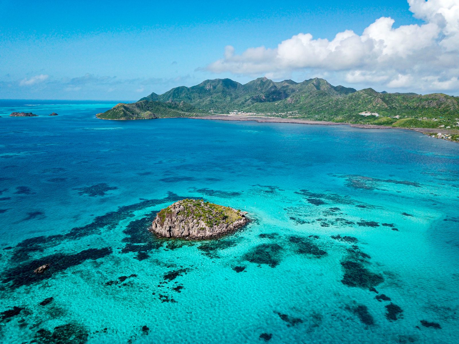 Crab Cay islet in turquoise Caribbean water near Providencia island